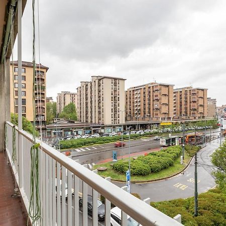 Piazza De Angeli M1 Comfortable Flat With Balcony Milan Luaran gambar