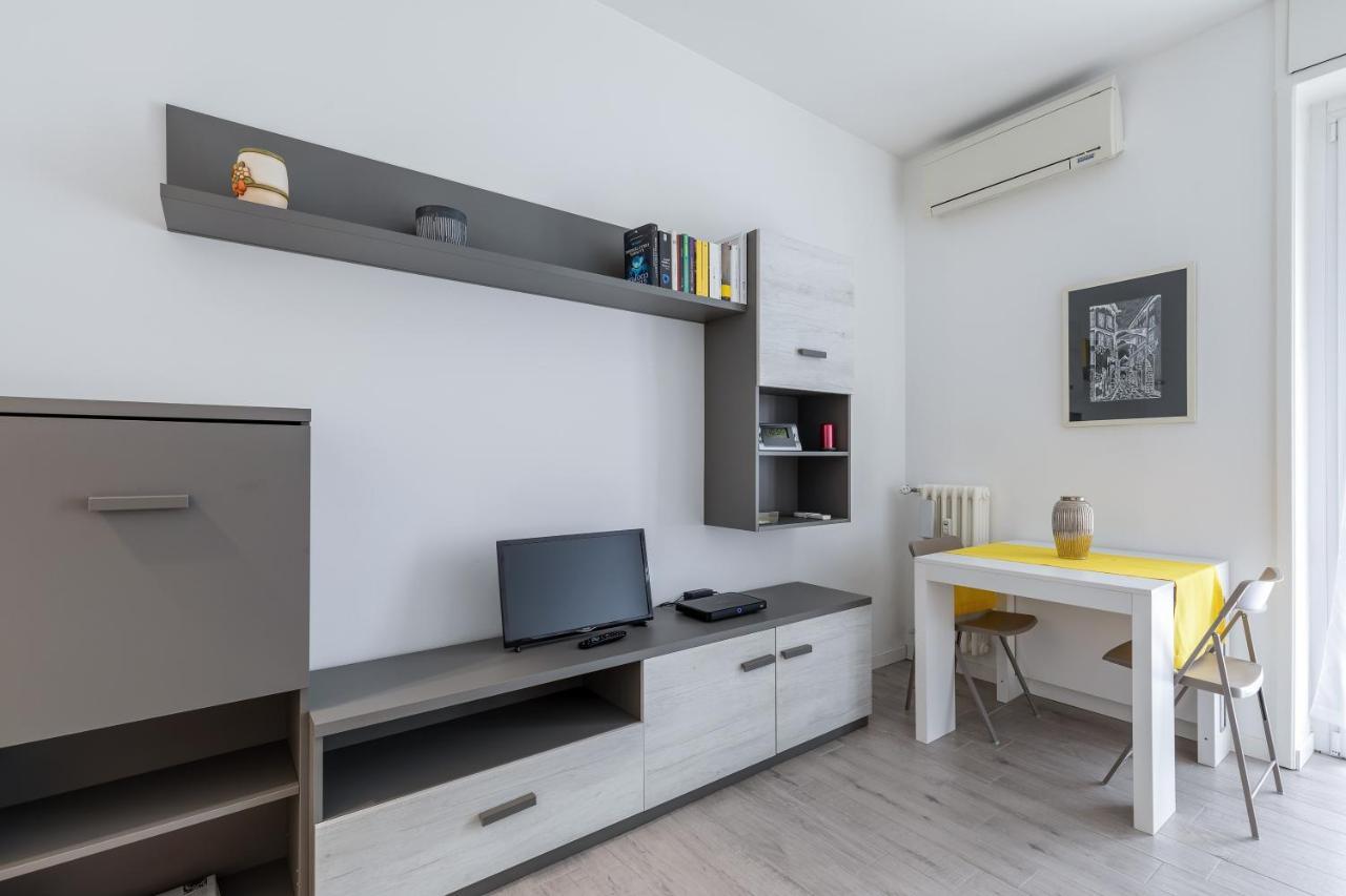 Piazza De Angeli M1 Comfortable Flat With Balcony Milan Luaran gambar