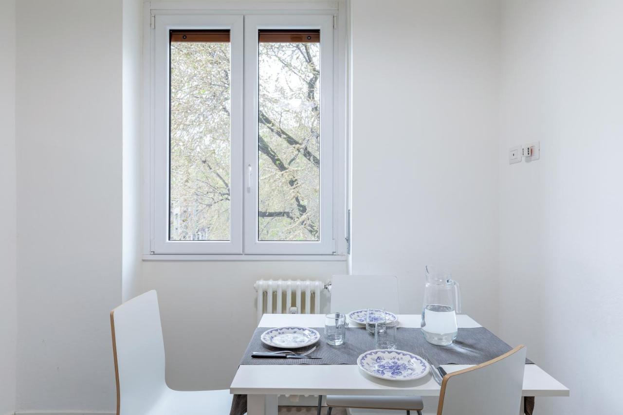 Piazza De Angeli M1 Comfortable Flat With Balcony Milan Luaran gambar