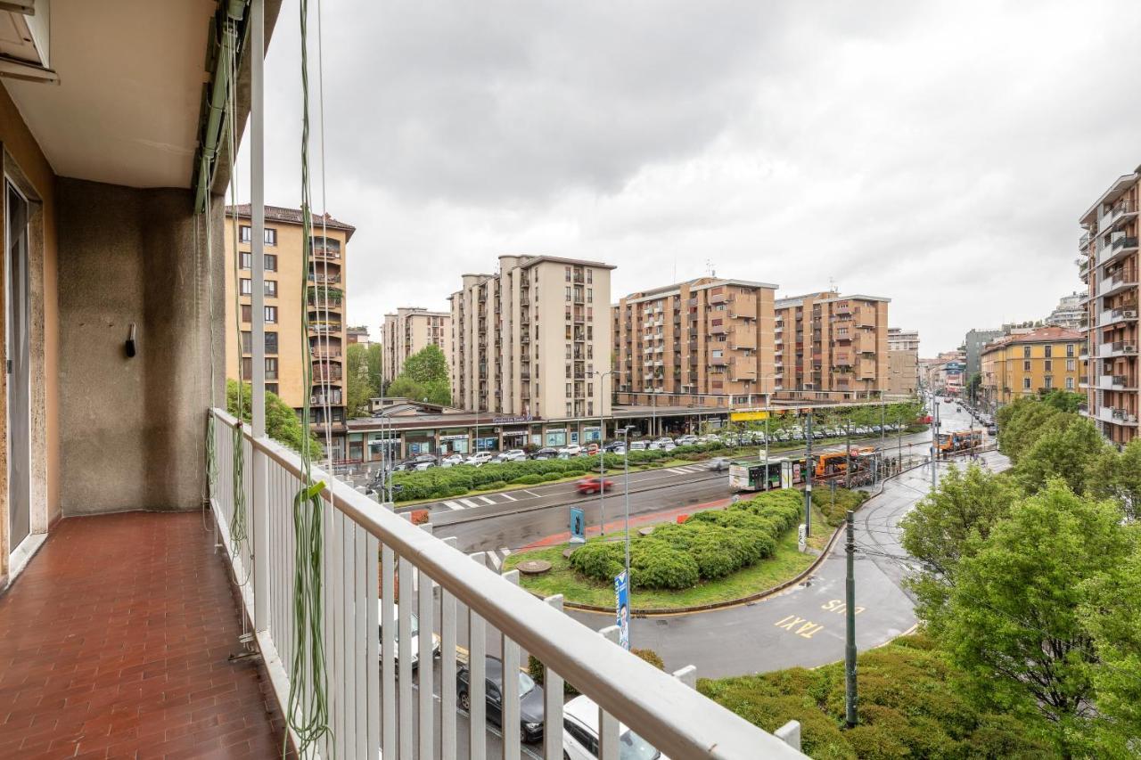 Piazza De Angeli M1 Comfortable Flat With Balcony Milan Luaran gambar