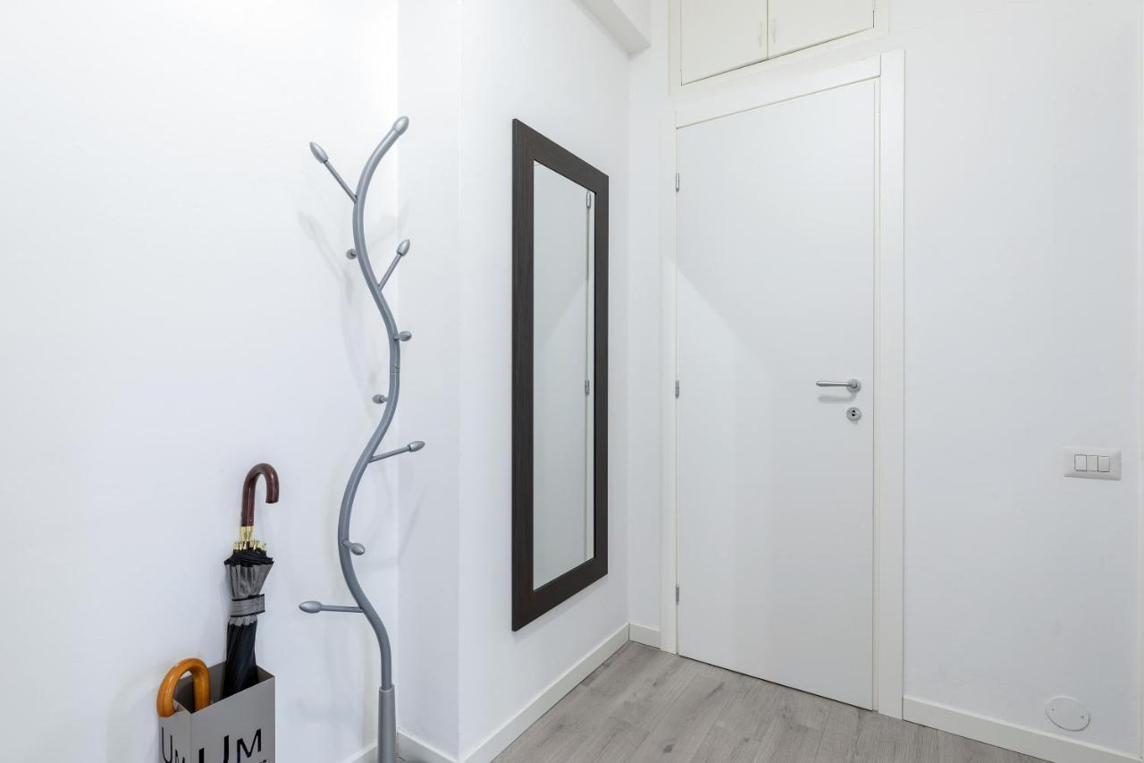 Piazza De Angeli M1 Comfortable Flat With Balcony Milan Luaran gambar